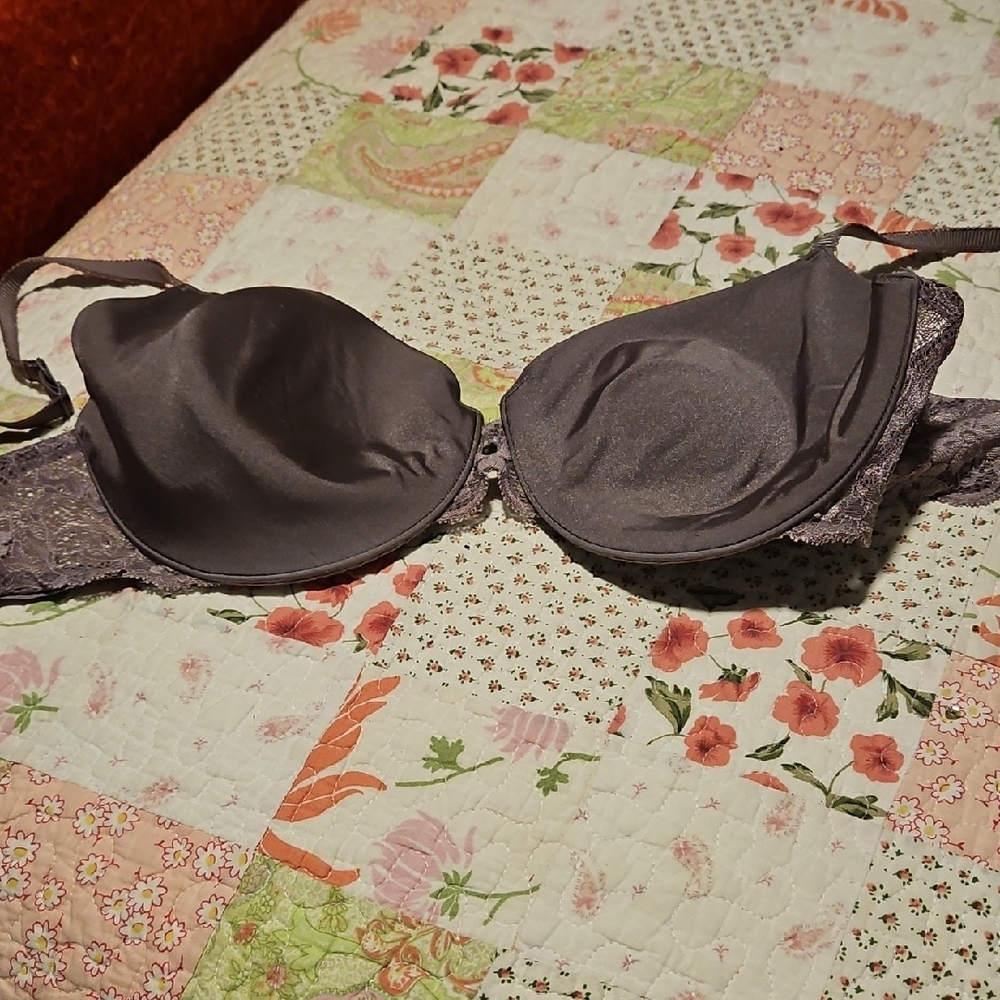 Victoria's Secret Gray Lace Underwire Bra